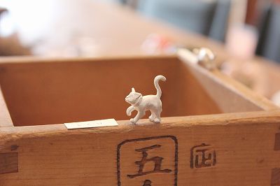 201107016f.jpg