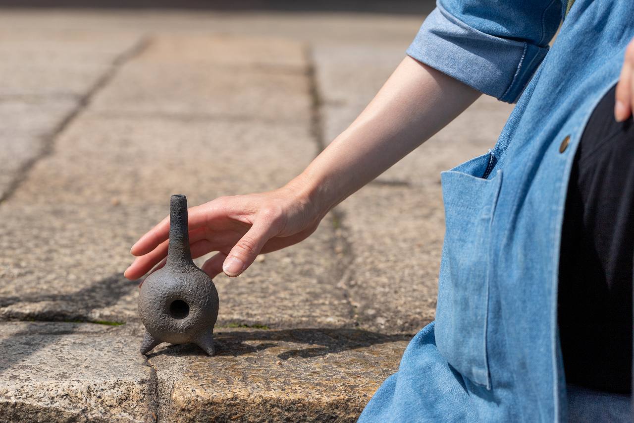 片手で握れるくらいの大きさの花器（芝眞路　作）