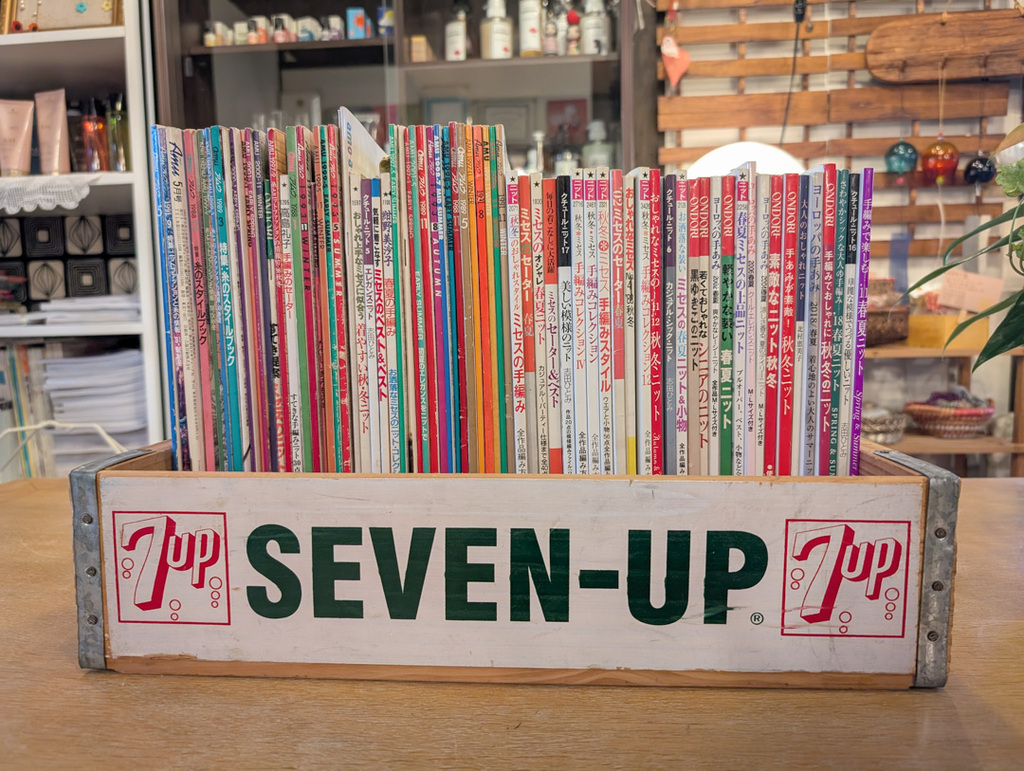 編み物の本がたくさん